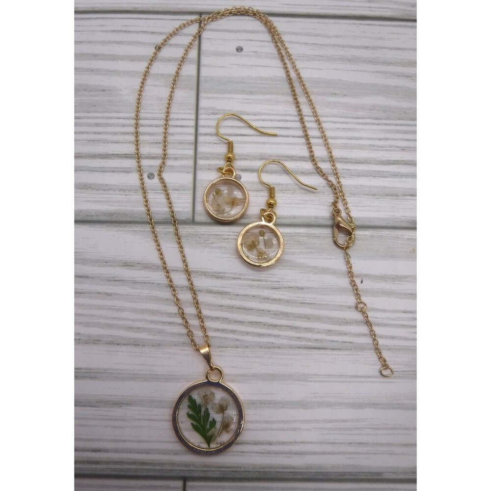 Necklace & Earring Set Gold w/ Dried Flowers